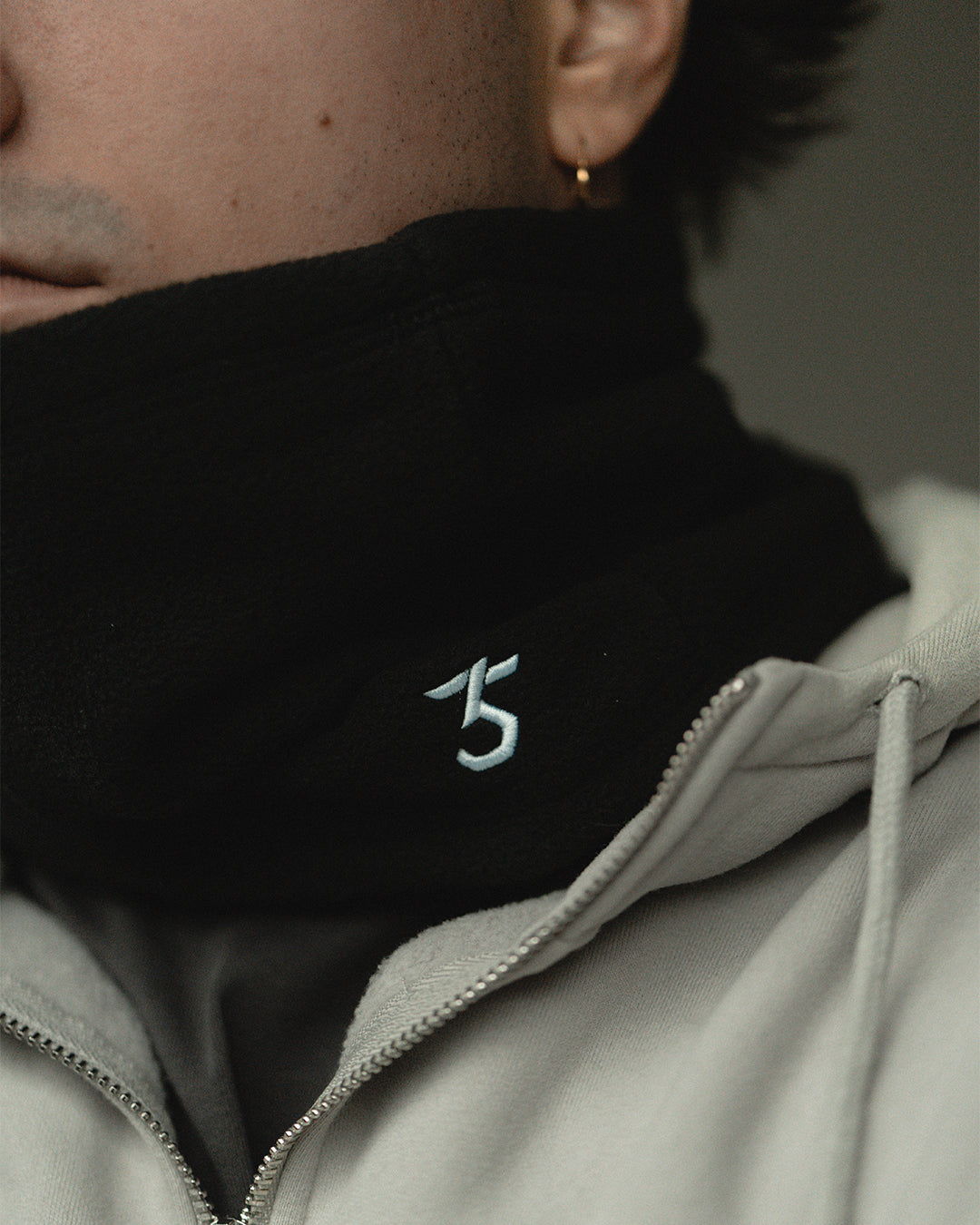 NECK WARMER