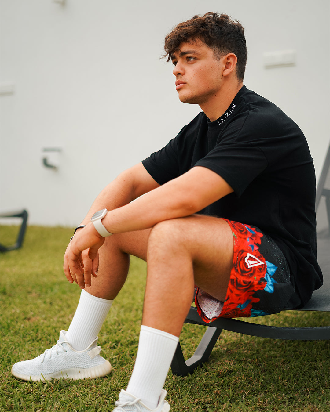 Leg-Day Shorts - Black Roses