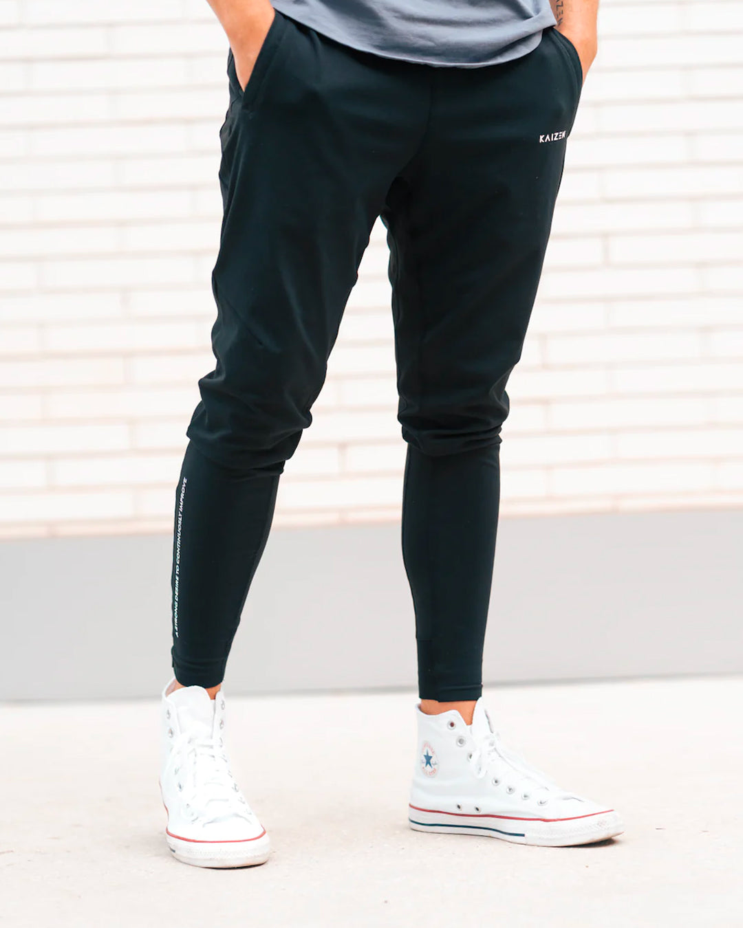 PERFORMANCE JOGGERS - BLACK