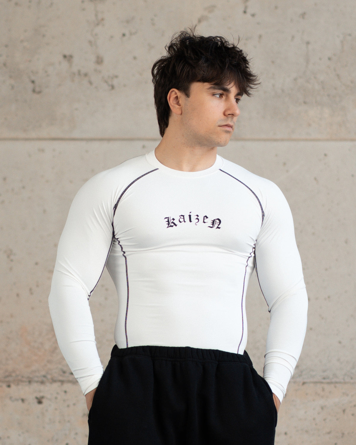 LONGSLEEVE COMPRESSION T-SHIRT - CONTRAST STITCH / WHITE
