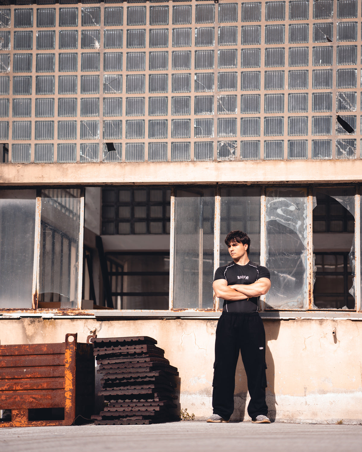 SHORTSLEEVE COMPRESSION T-SHIRT - CONTRAST STITCH / BLACK