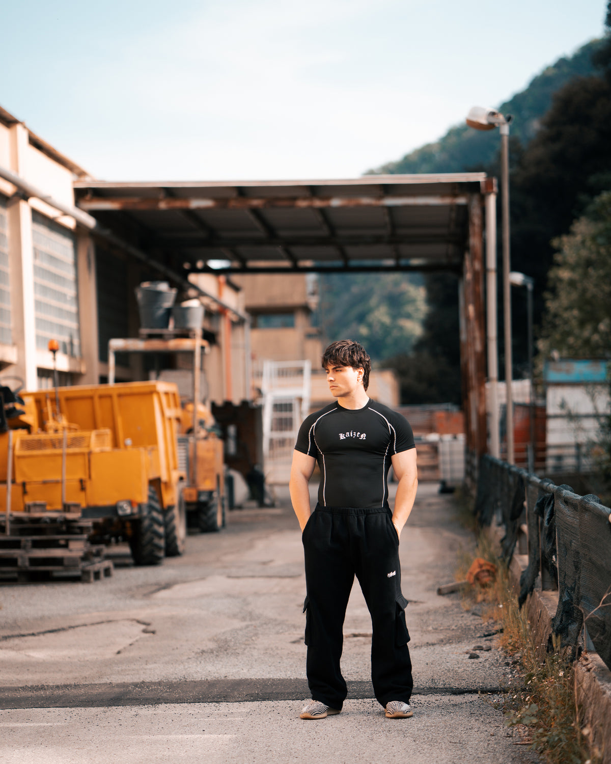 SHORTSLEEVE COMPRESSION T-SHIRT - CONTRAST STITCH / BLACK