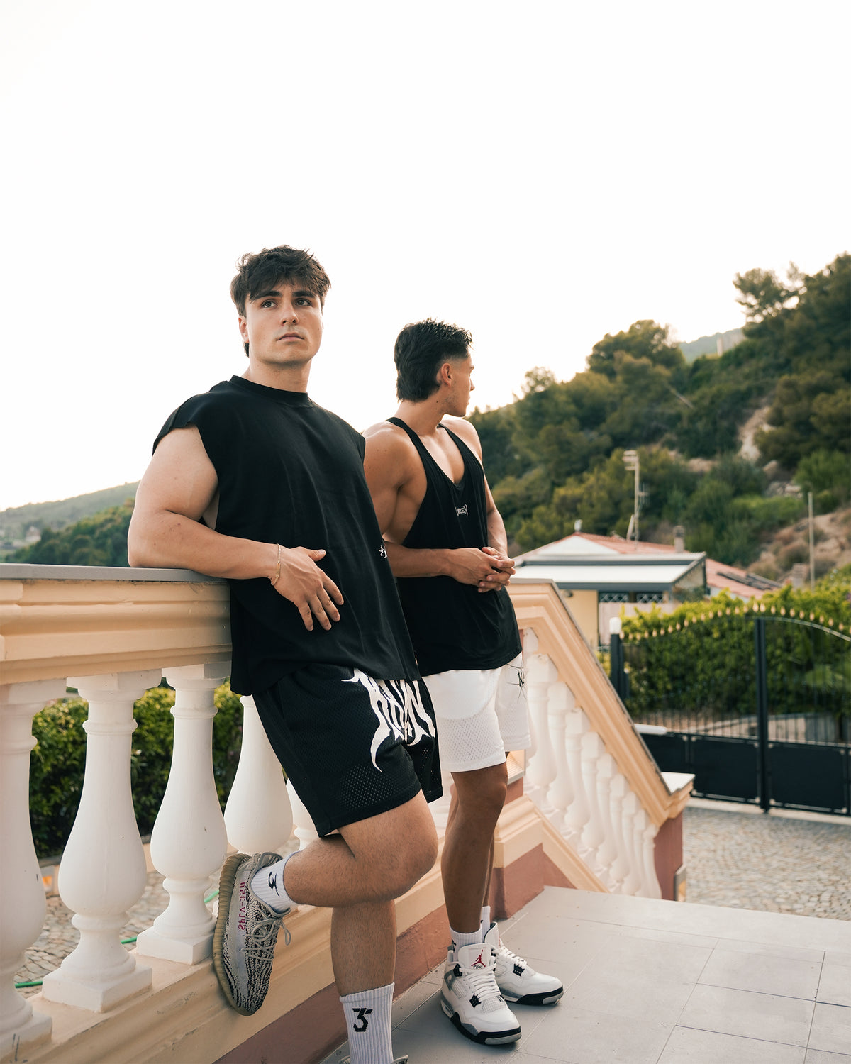 LEG-DAY MESH SHORT - GOTH ART / WHITE