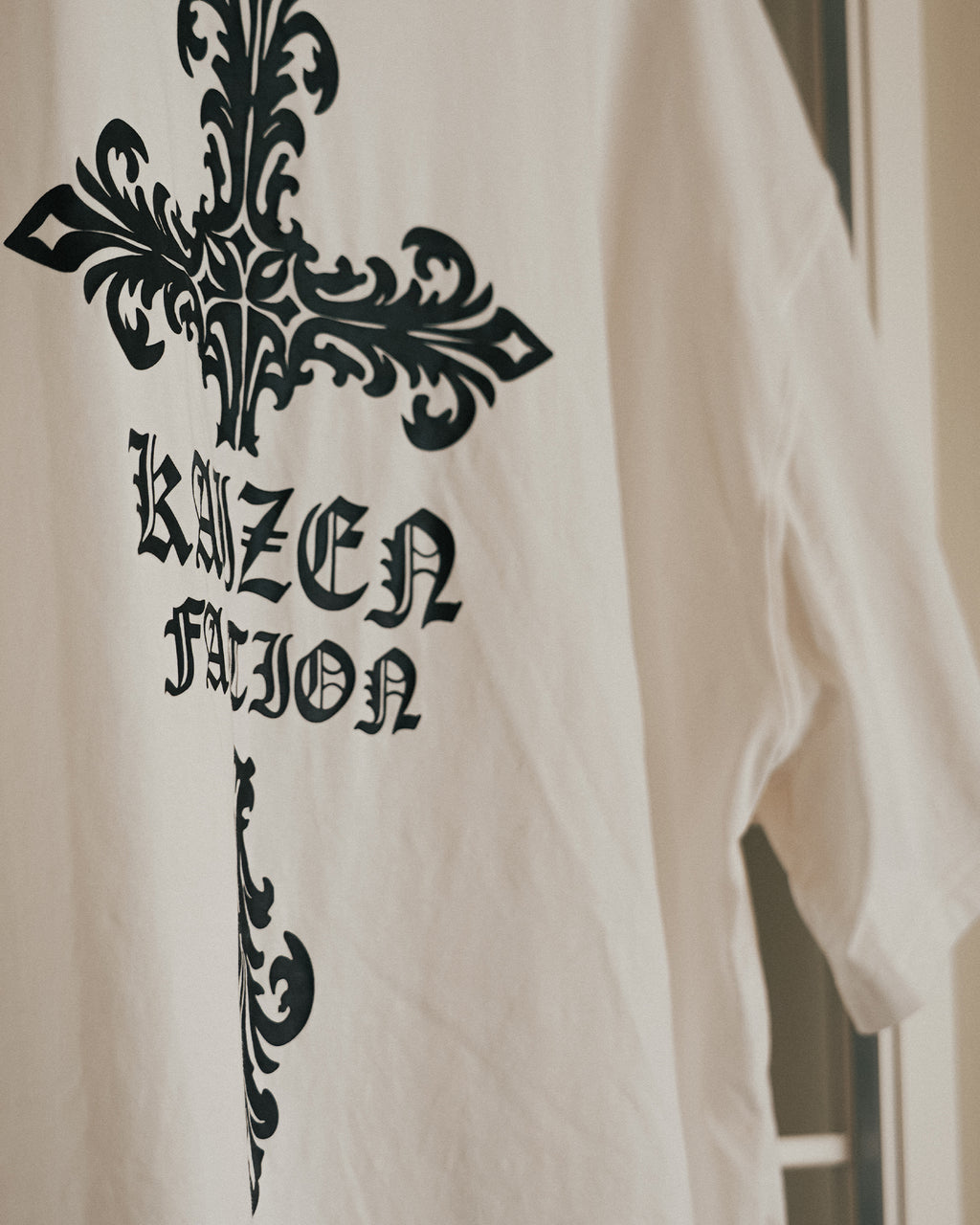 ROUGH CUT CROPPED OVERSIZE T-SHIRT - FACTION CROSS / WHITE