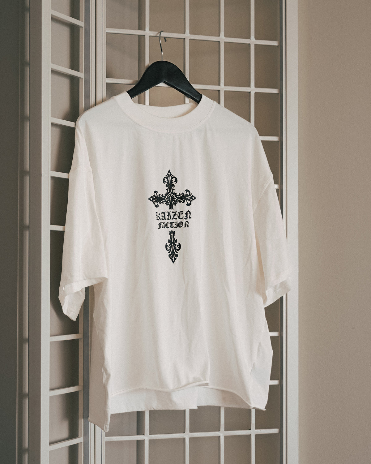 ROUGH CUT CROPPED OVERSIZE T-SHIRT - FACTION CROSS / WHITE