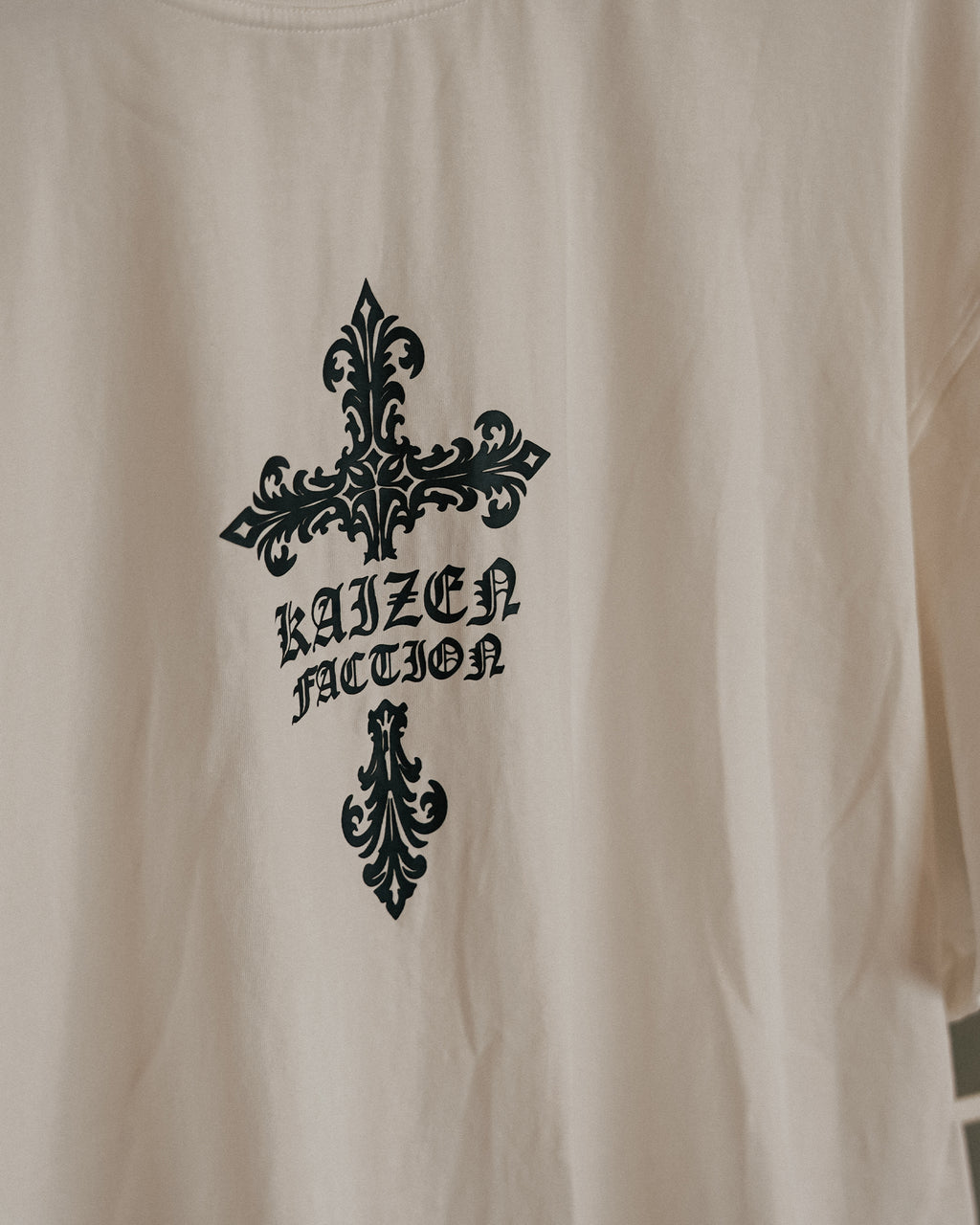 ROUGH CUT CROPPED OVERSIZE T-SHIRT - FACTION CROSS / WHITE