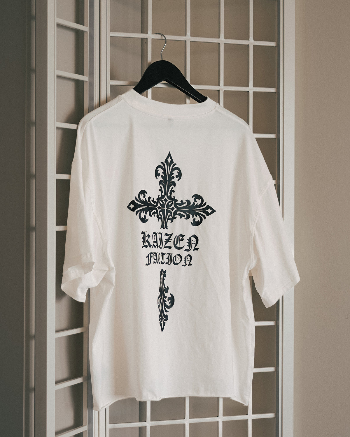 ROUGH CUT CROPPED OVERSIZE T-SHIRT - FACTION CROSS / WHITE