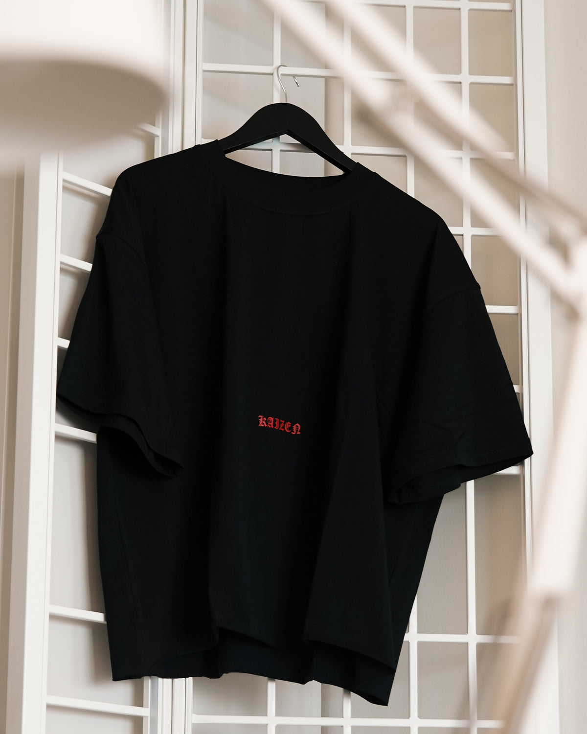 ROUGH CUT CROPPED OVERSIZE T-SHIRT - RED DEMON / BLACK