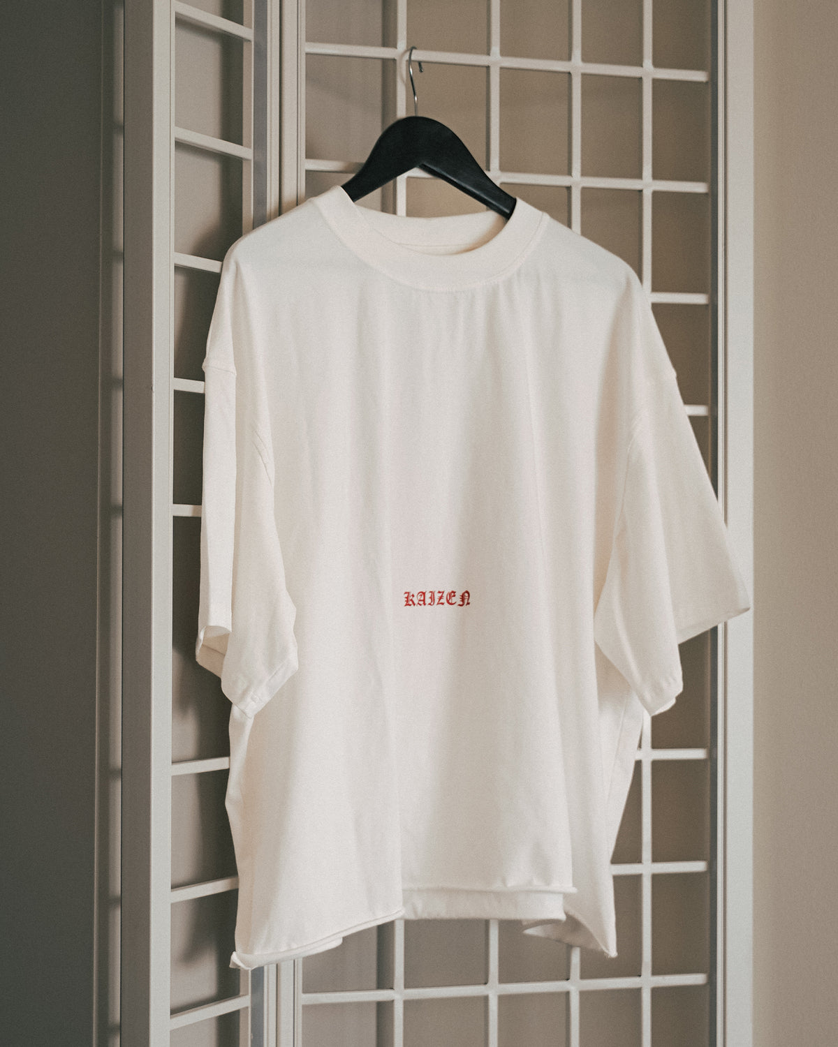 ROUGH CUT CROPPED OVERSIZE T-SHIRT - RED DEMON / WHITE