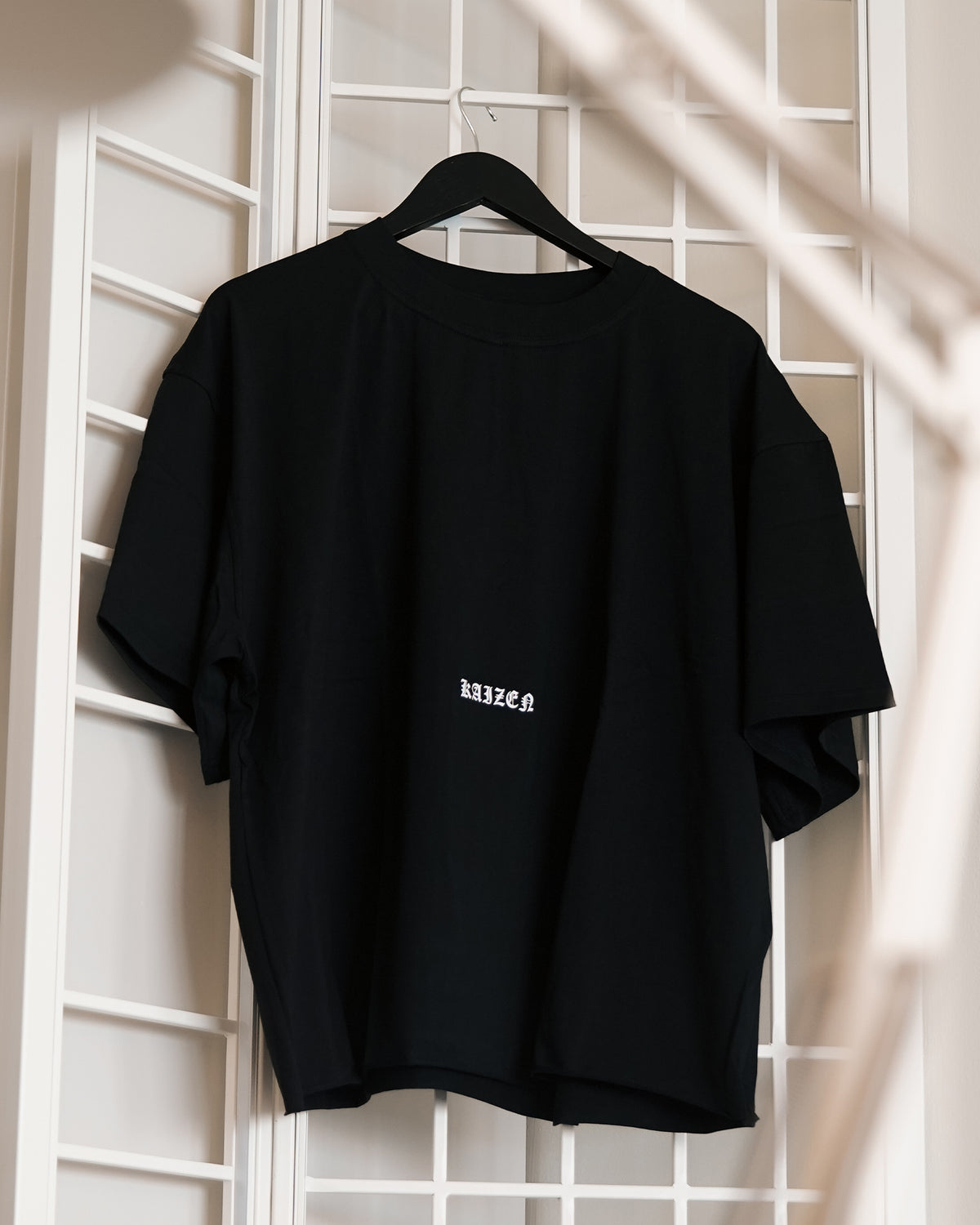ROUGH CUT CROPPED OVERSIZE T-SHIRT - WHITE DEMON / BLACK
