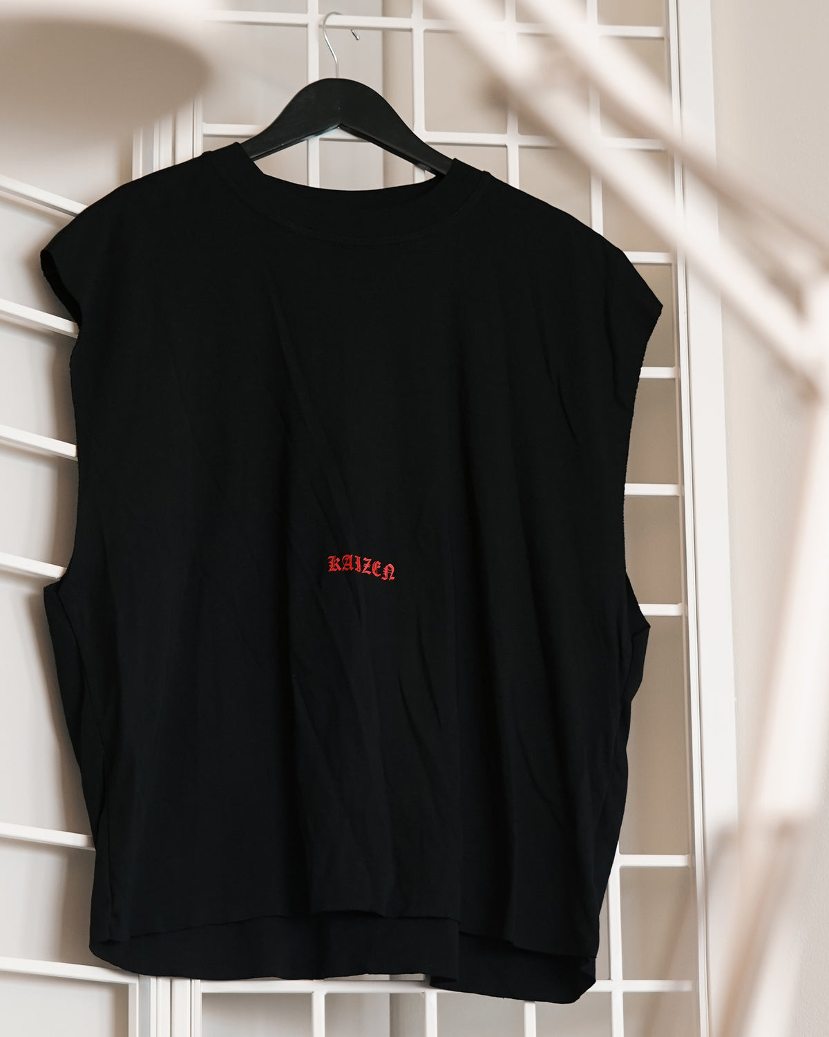 ROUGH CUT CROPPED OVERSIZE TANK - RED DEMON / BLACK