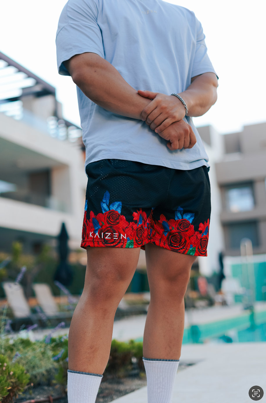 Leg-Day Shorts - Black Roses
