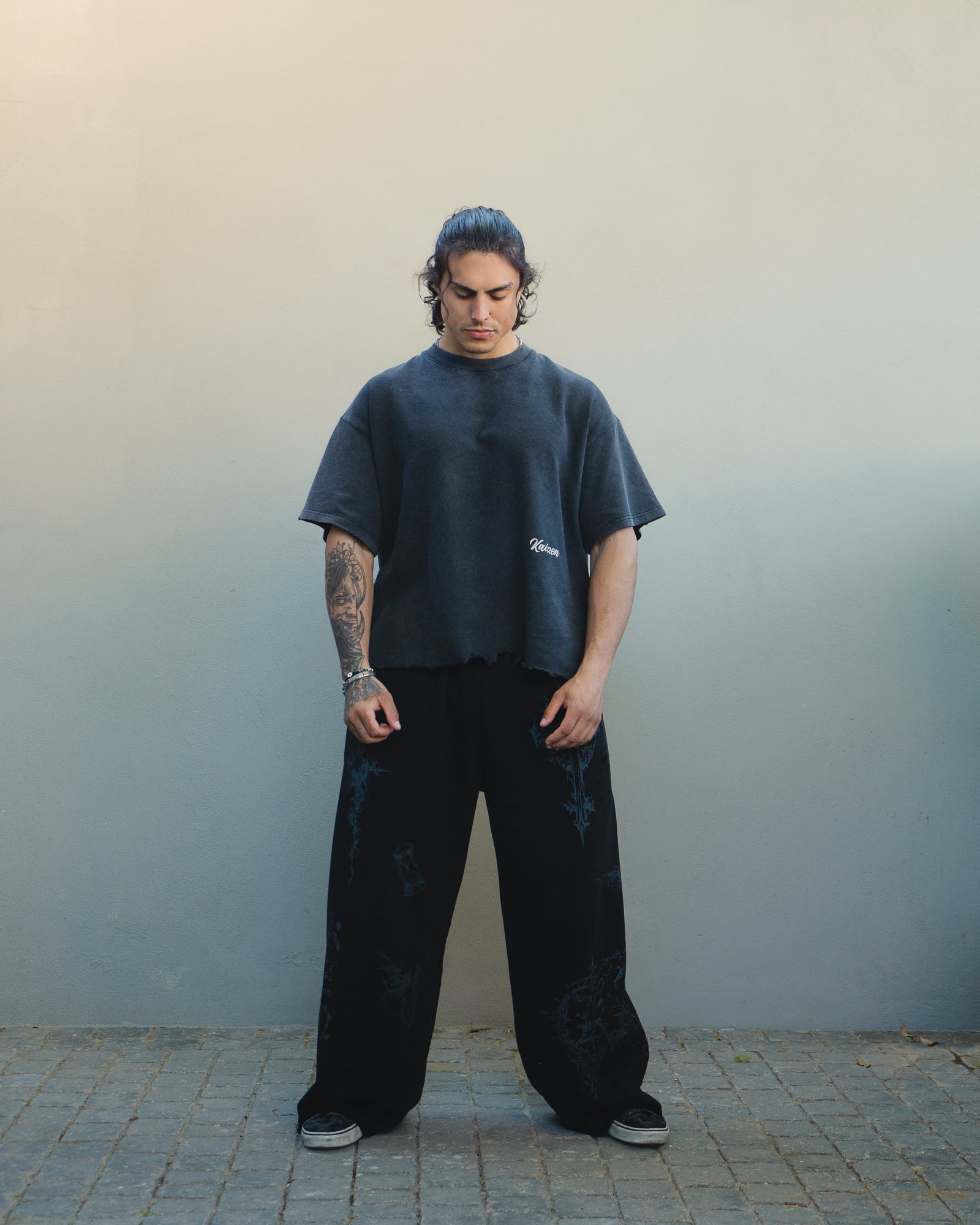 K-02 VINTAGE WASH BOXY DISTRESSED T-SHIRT - Black
